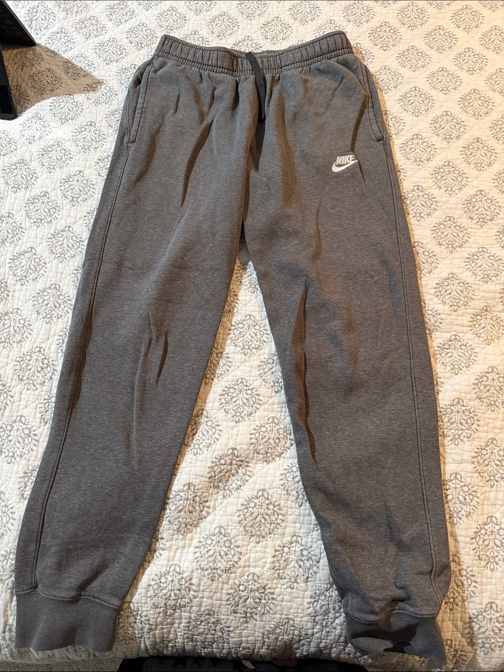 Nike Mens small Gray Fleece Jogger Bottoms